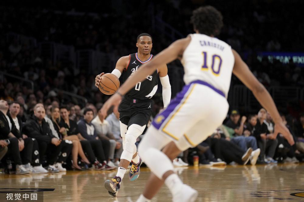 道路上的一 道路上的一