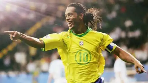 足球越来越 足球越来越